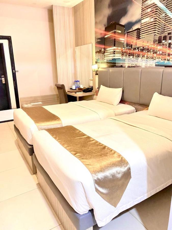 Os Hotel Tanjung Uncang Sagulung Экстерьер фото