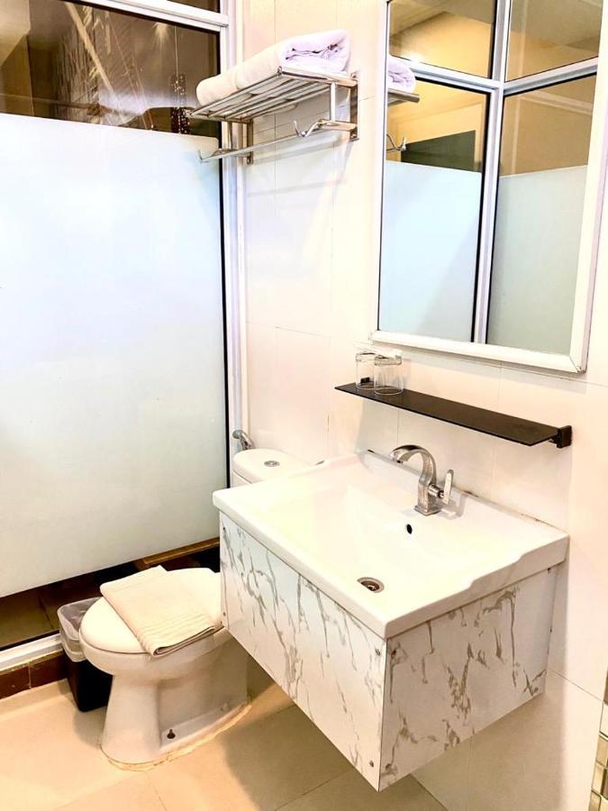 Os Hotel Tanjung Uncang Sagulung Экстерьер фото