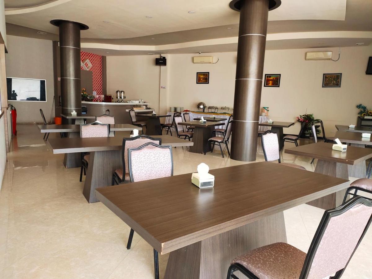 Os Hotel Tanjung Uncang Sagulung Экстерьер фото