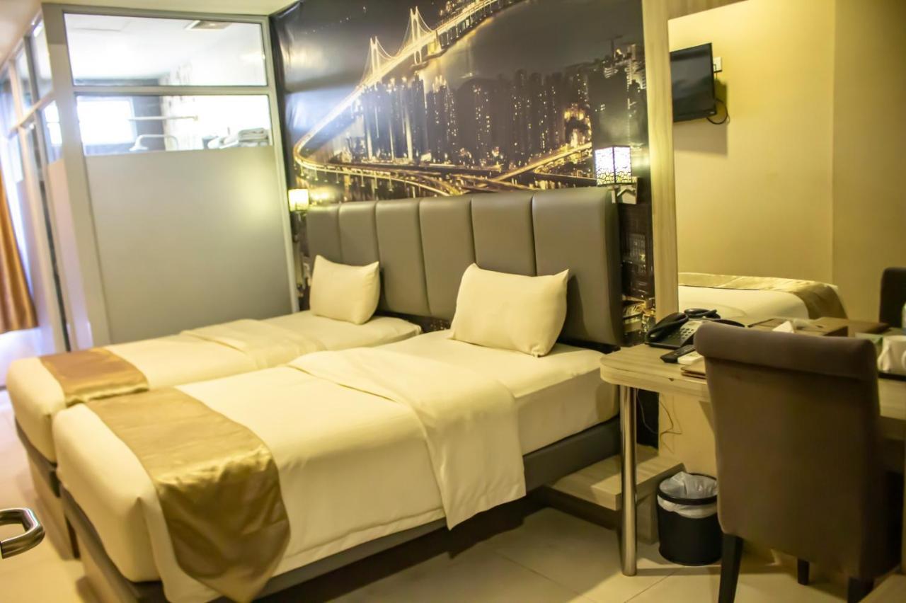 Os Hotel Tanjung Uncang Sagulung Экстерьер фото